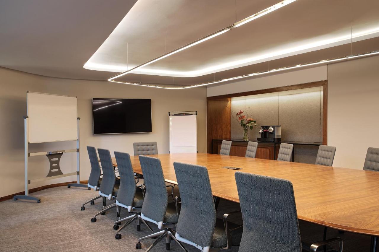 The Houghton Hotel, Spa, Wellness & Golf Johannesburg Ngoại thất bức ảnh Boardroom at the London Business School