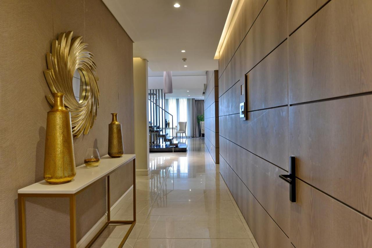 The Houghton Hotel, Spa, Wellness & Golf Johannesburg Ngoại thất bức ảnh Interior of a penthouse at The Park